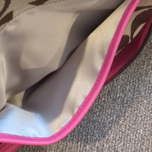 Coach Tote Carry All With Coach Jacquard And Pink Leather Trimp With Zipper - Picture 3 of 12